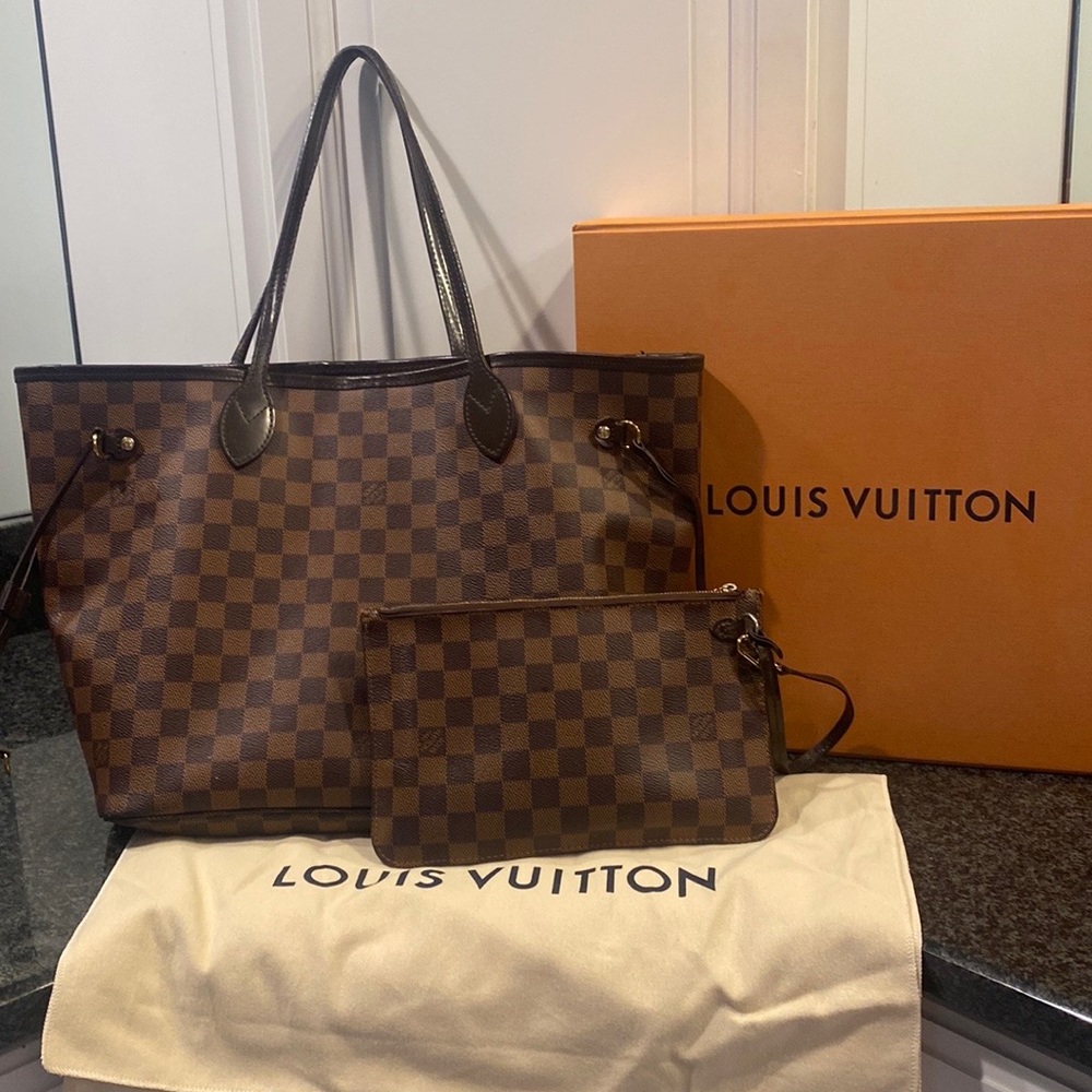 Authentic Louis Vuitton Neverfull Damier MM & Damier Wristlet. Price is for both